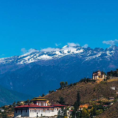 Admire the beauty of the Himalayas